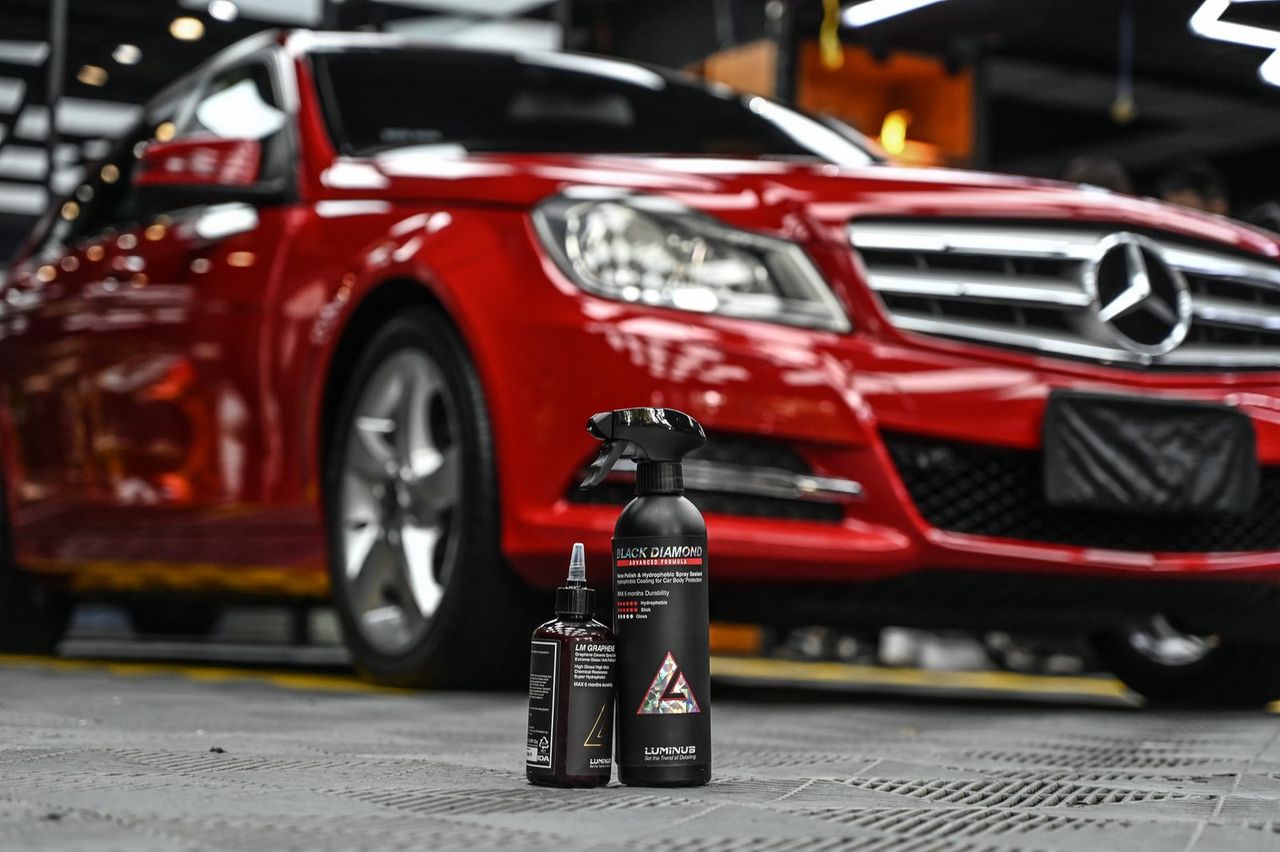 Mercedes-Benz C-Class 漆面鍍膜完工與細節實拍 第 3 張（共 5 張）——捷匠淡水旗艦店施工實錄