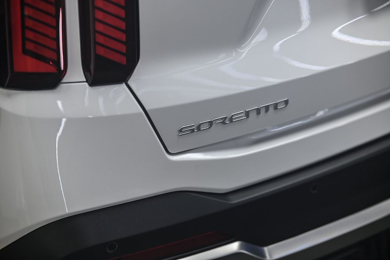 Kia Sorento 局部改色與全車犀牛皮完工與細節實拍 第 3 張（共 6 張）——捷匠北投店施工實錄