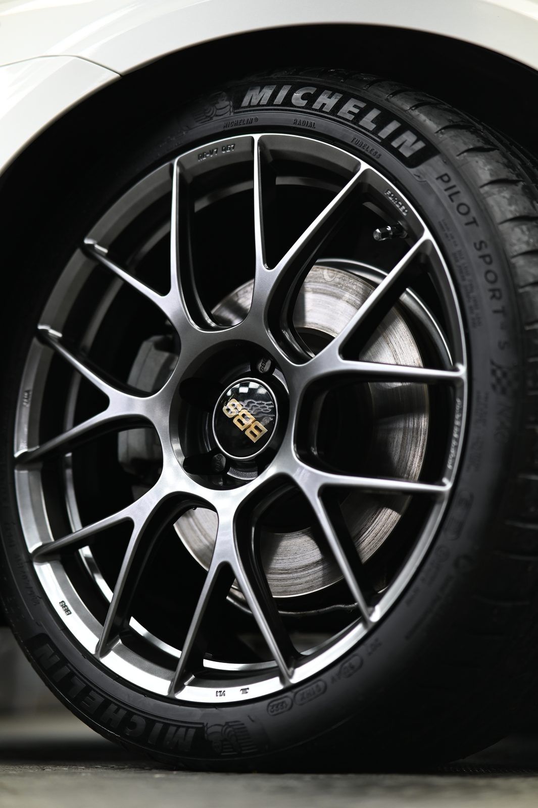 Toyota 86 漆面鍍膜完工與細節實拍 第 3 張（共 6 張）——捷匠淡水旗艦店施工實錄