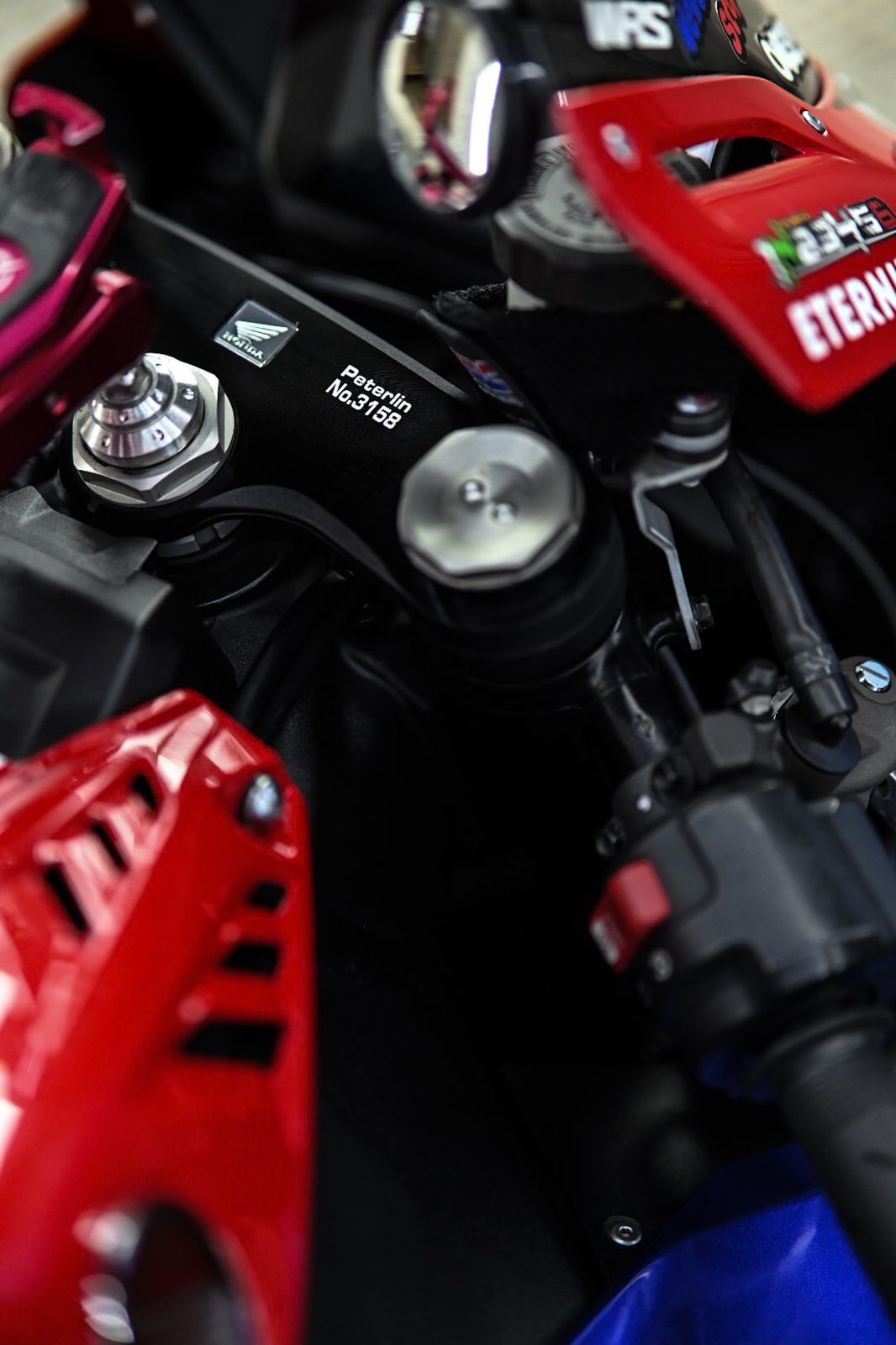 Honda CBR1000RR-R 機車美容完工與細節實拍 第 3 張（共 6 張）——捷匠北投店施工實錄