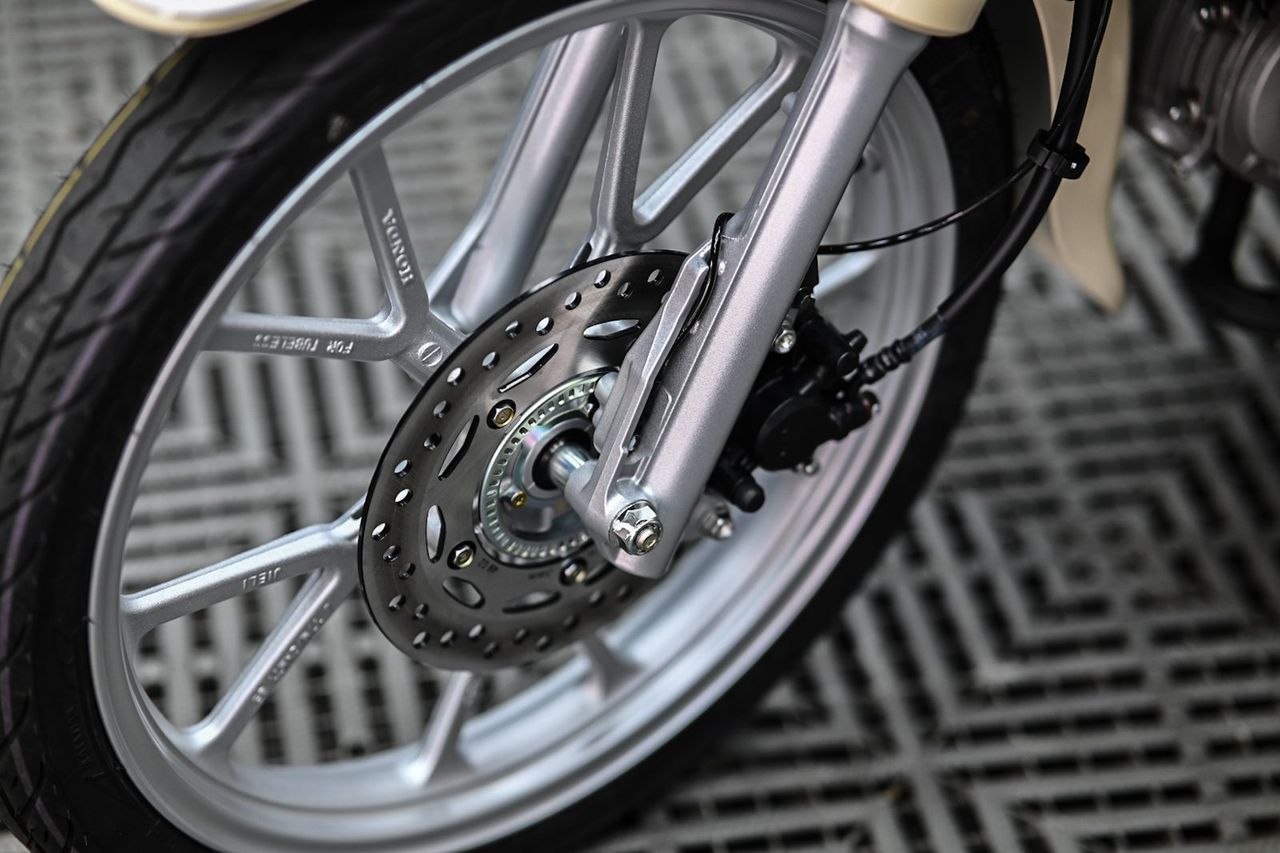 Honda Super Cub 機車美容完工與細節實拍 第 3 張（共 6 張）——捷匠北投店施工實錄