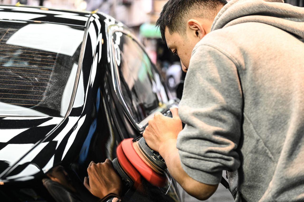 BMW 7系列漆面鍍膜完工與細節實拍 第 3 張（共 6 張）——捷匠北投店施工實錄