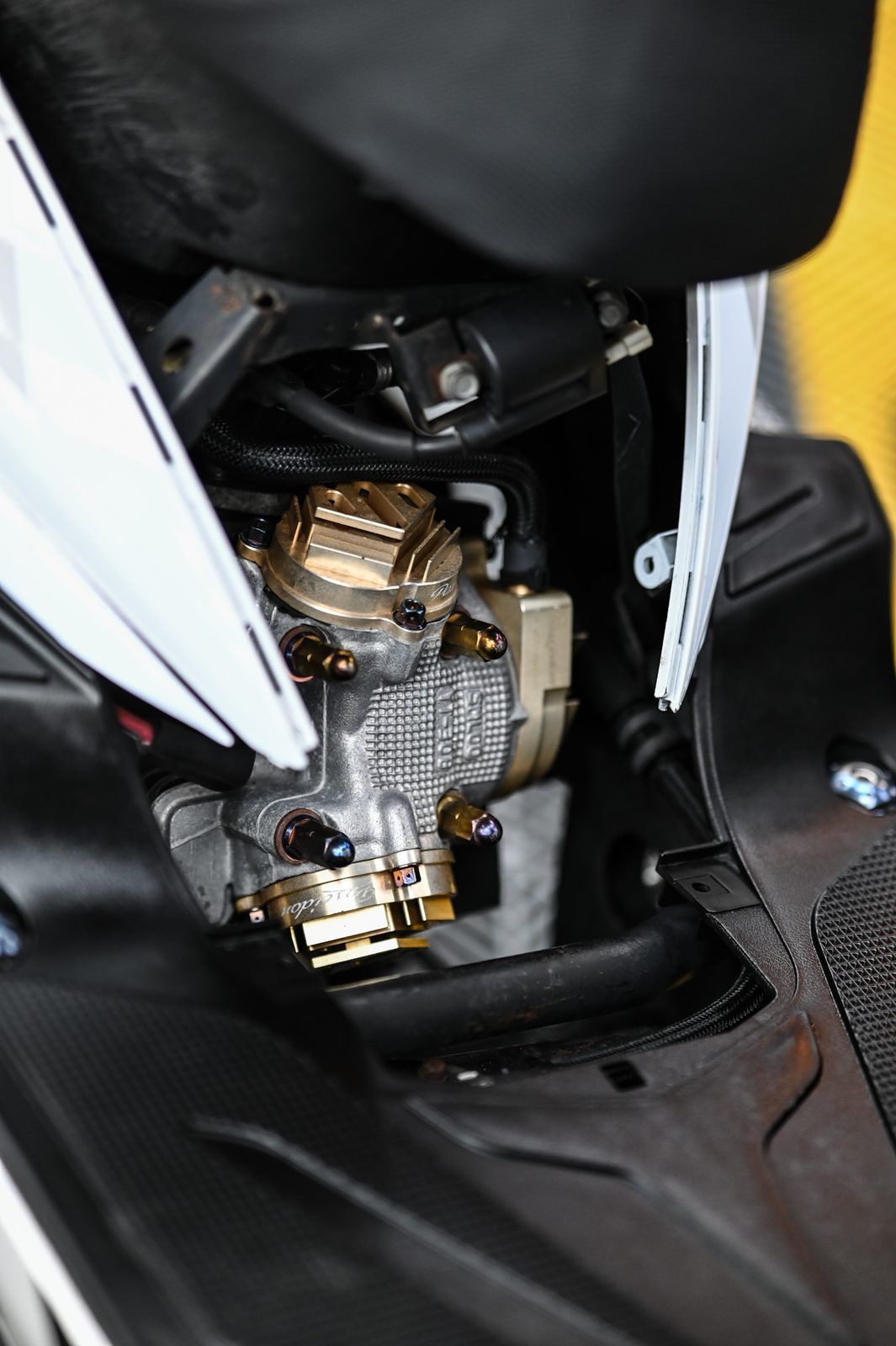 Yamaha 勁戰 Gryphus 機車美容完工與細節實拍 第 4 張（共 6 張）——捷匠淡水旗艦店施工實錄