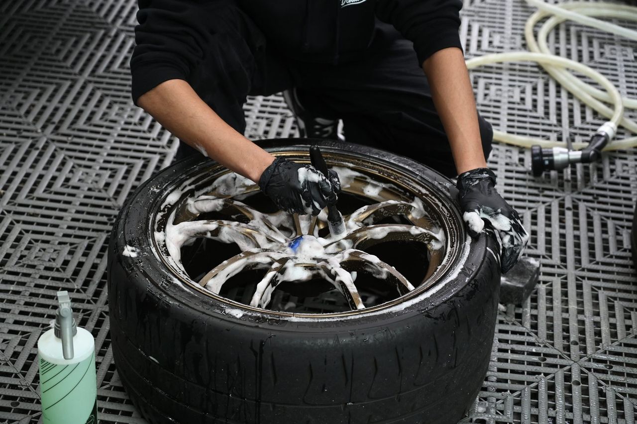 Honda Civic Type R 漆面鍍膜完工與細節實拍 第 4 張（共 6 張）——捷匠淡水旗艦店施工實錄