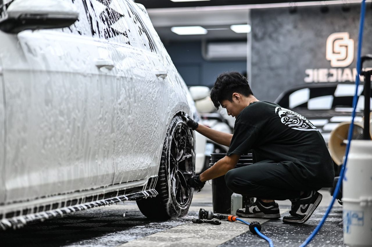 Volkswagen 洗車打蠟完工與細節實拍 第 4 張（共 6 張）——捷匠施工實錄