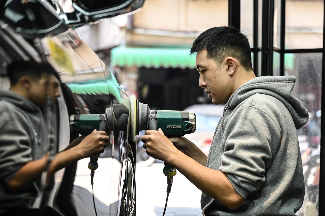 BMW 7系列漆面鍍膜完工與細節實拍 第 4 張（共 6 張）——捷匠北投店施工實錄