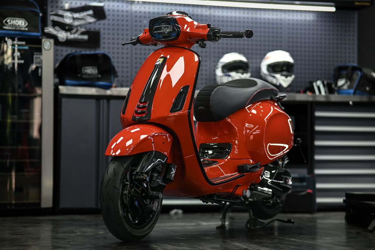 Vespa Sprint 全車犀牛皮完工與細節實拍 第 4 張（共 6 張）——捷匠淡水旗艦店施工實錄