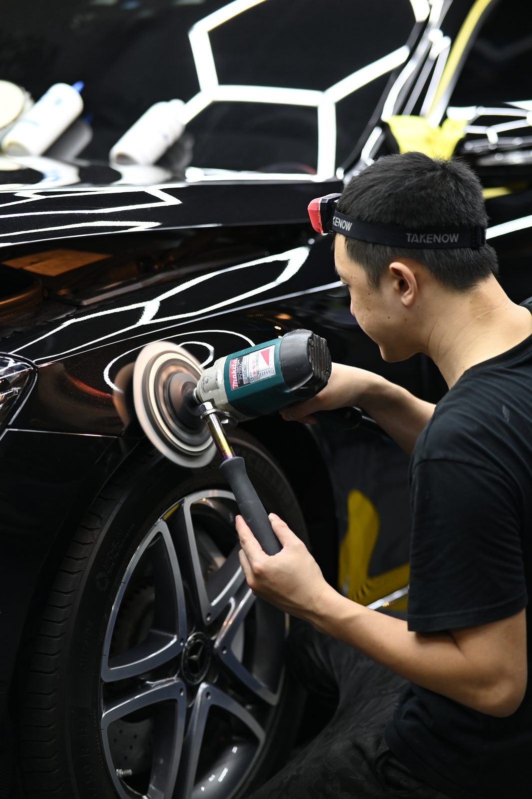 Mercedes-Benz 拋光與漆面修復完工與細節實拍 第 4 張（共 6 張）——捷匠淡水旗艦店施工實錄