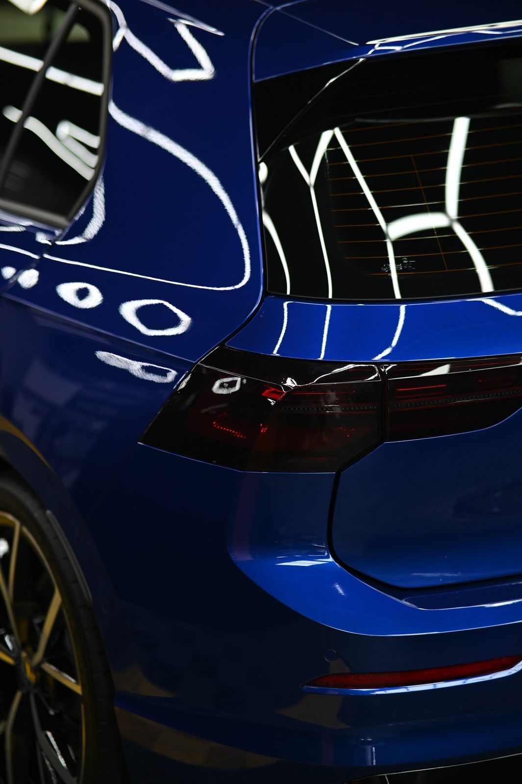 VW Golf R 迎風面犀牛皮完工與細節實拍 第 4 張（共 6 張）——捷匠淡水旗艦店施工實錄