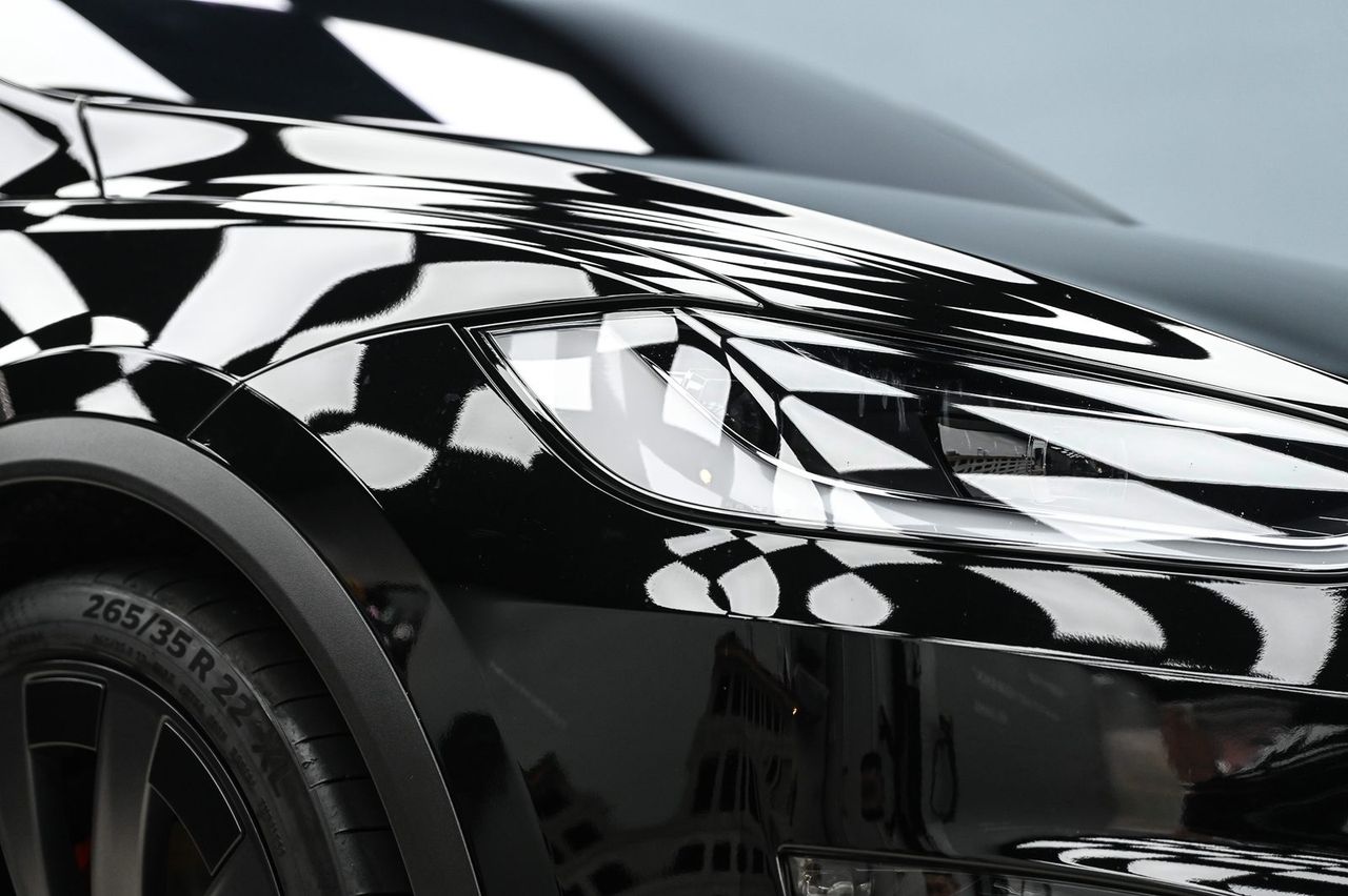 Tesla Model X 洗車打蠟完工與細節實拍 第 4 張（共 5 張）——捷匠施工實錄