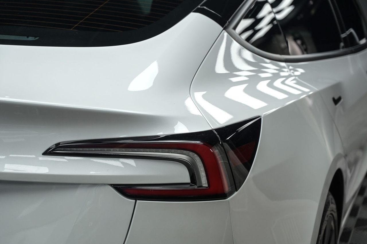 Tesla Model 3 煥新版全車犀牛皮（2025.11）完工與細節實拍 第 4 張（共 6 張）——捷匠淡水旗艦店施工實錄