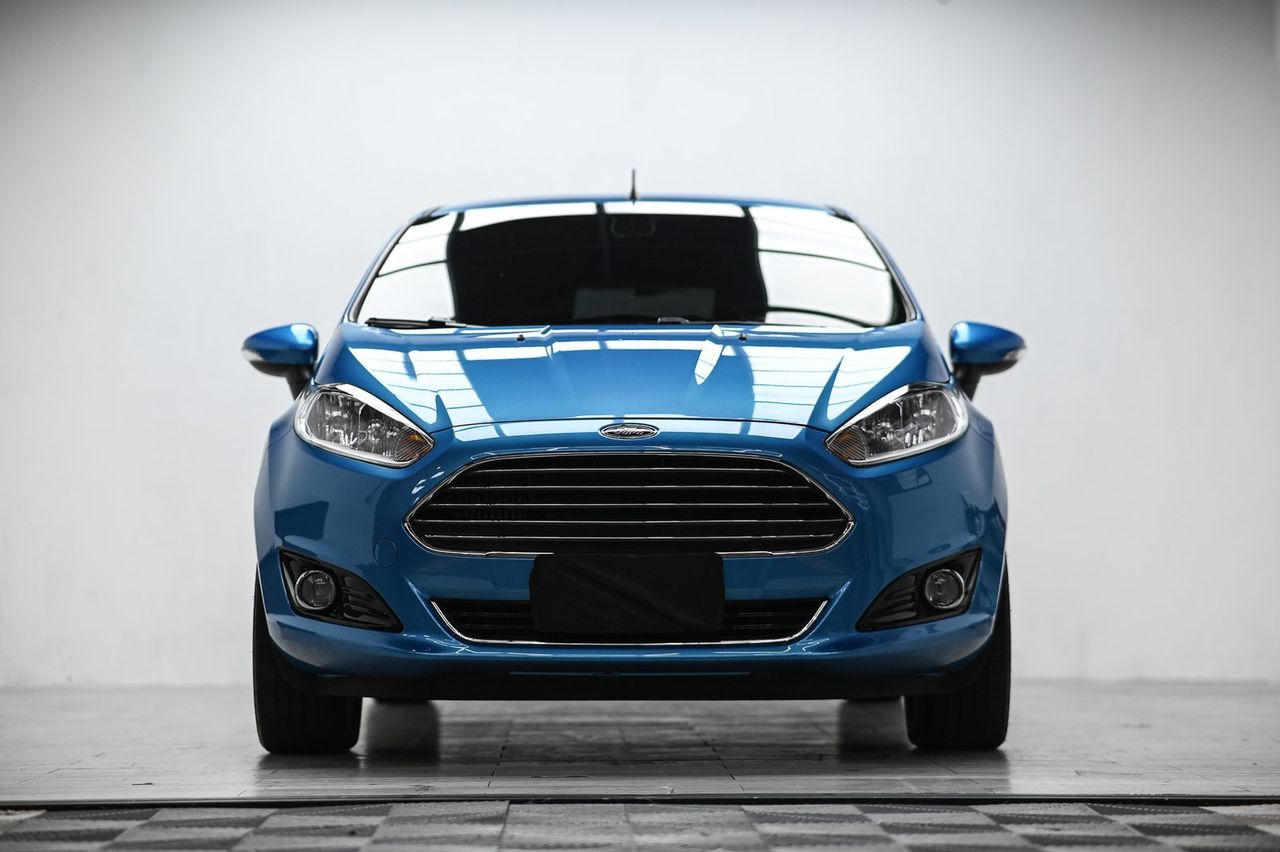 Ford Fiesta 漆面鍍膜完工與細節實拍 第 4 張（共 6 張）——捷匠淡水旗艦店施工實錄