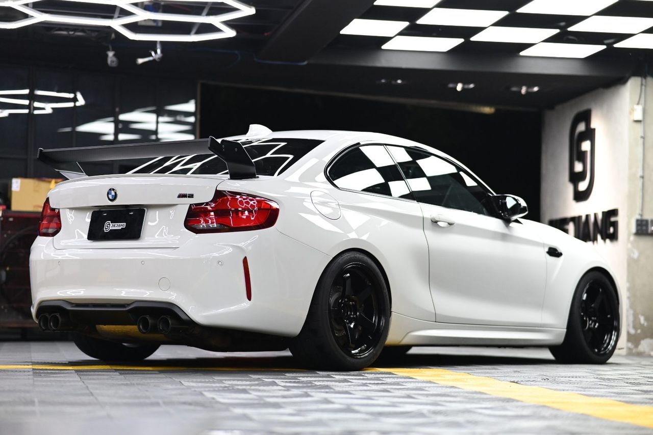 BMW M2 內裝美容施工案例 捷匠施工案例