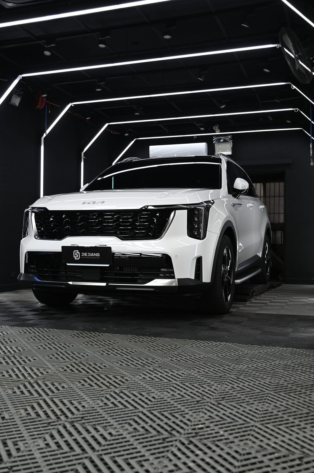 Kia 漆面鍍膜完工與細節實拍 第 5 張（共 6 張）——捷匠北投店施工實錄