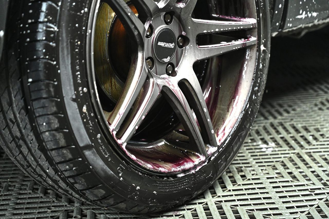VW Tiguan 洗車打蠟完工與細節實拍 第 5 張（共 6 張）——捷匠淡水旗艦店施工實錄