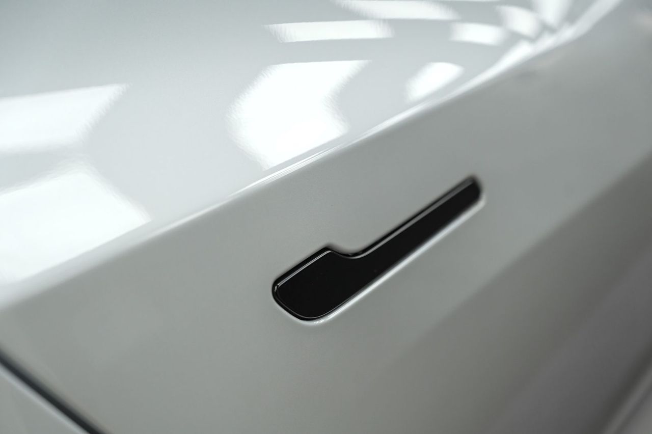 Tesla Model 3 煥新版全車犀牛皮（2025.11）完工與細節實拍 第 5 張（共 6 張）——捷匠淡水旗艦店施工實錄