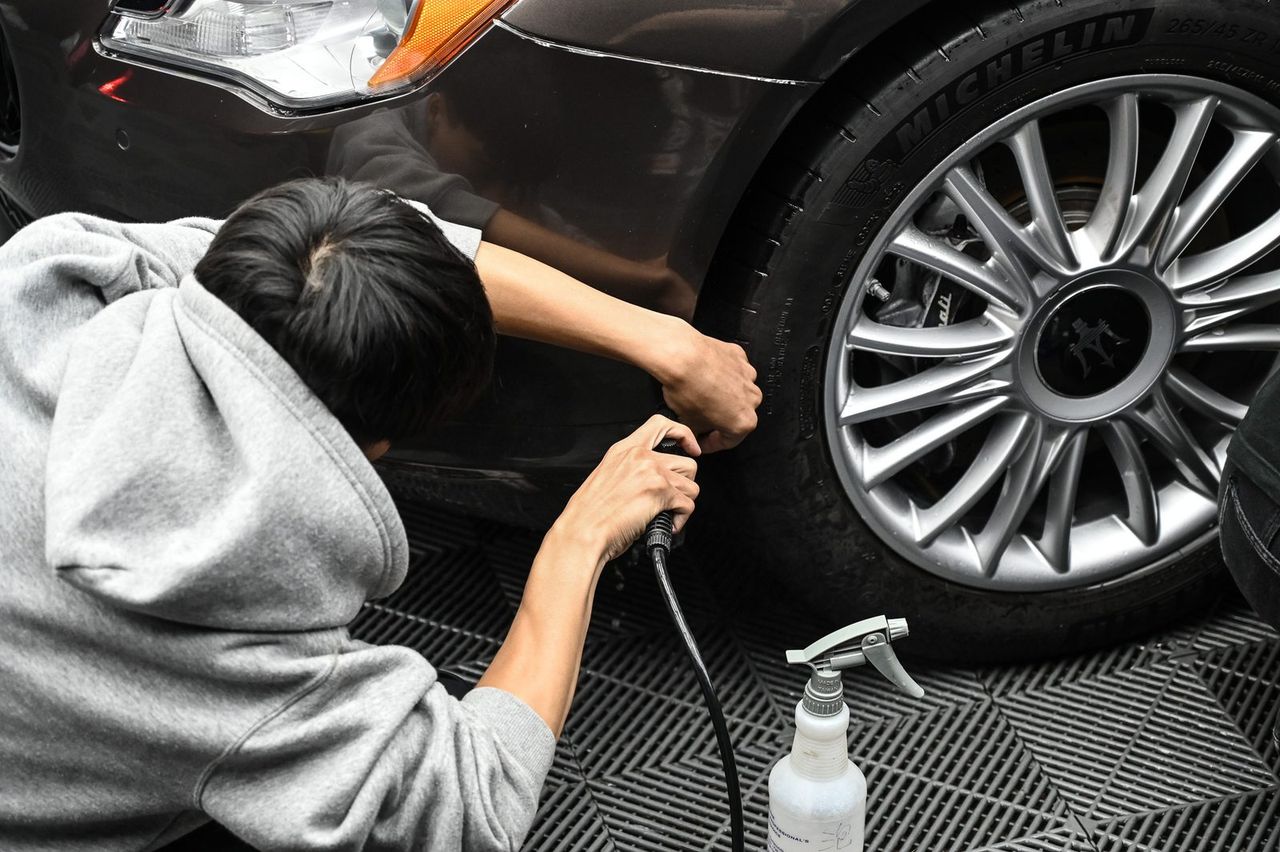 Maserati Quattroporte 迎風面犀牛皮完工與細節實拍 第 5 張（共 6 張）——捷匠淡水旗艦店施工實錄