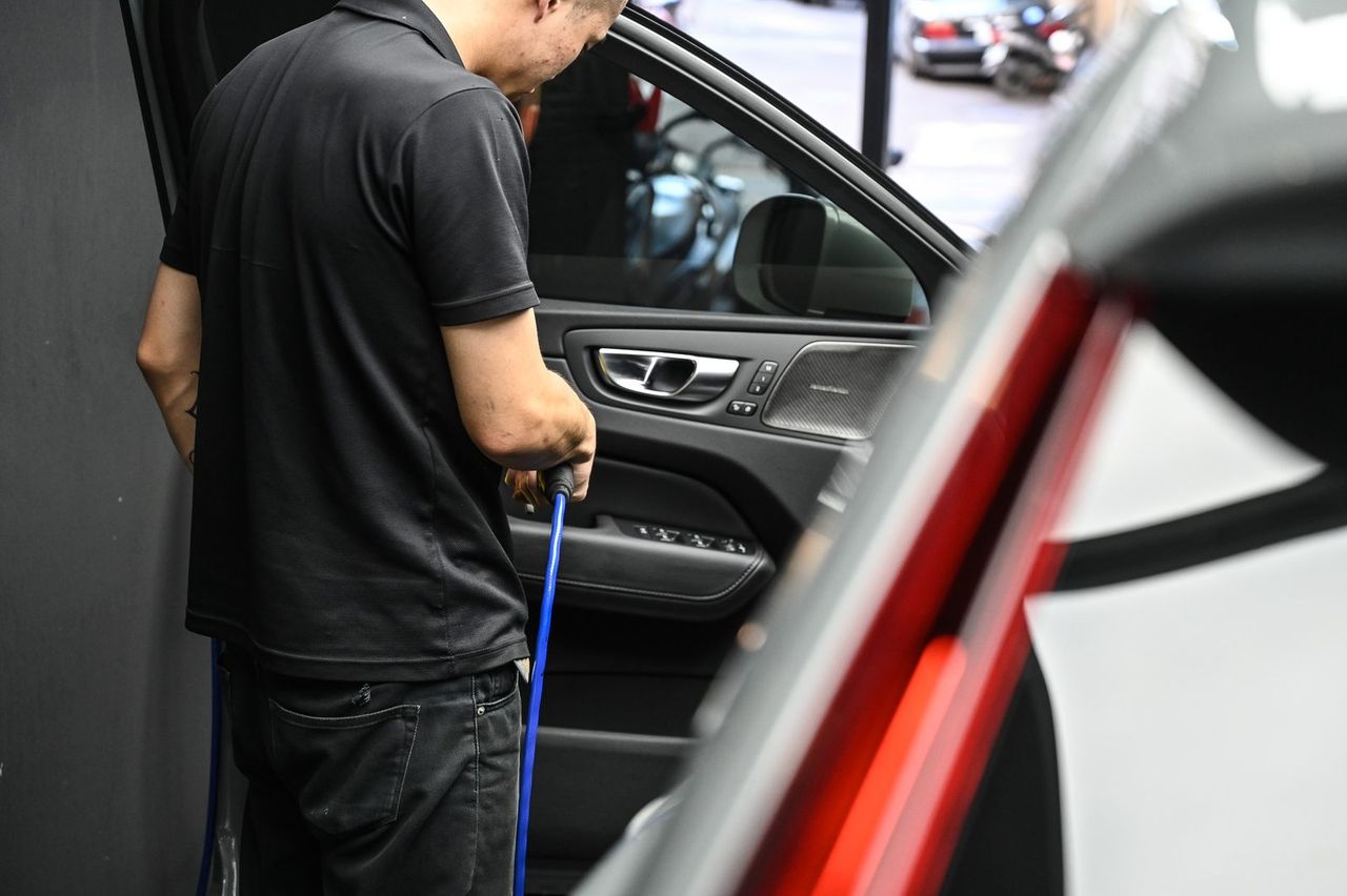 Volvo XC60 漆面鍍膜與內裝美容完工與細節實拍 第 5 張（共 6 張）——捷匠北投店施工實錄