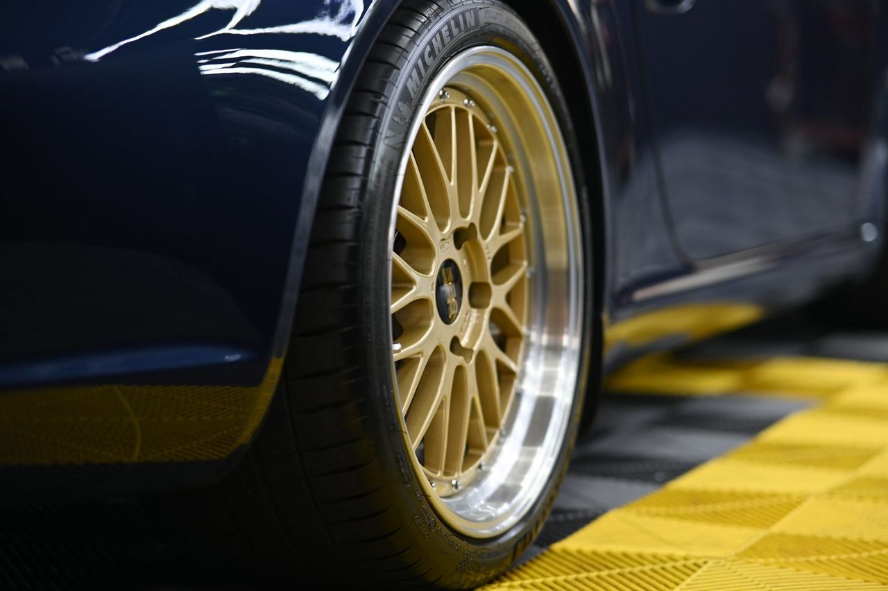 Porsche 911（997）漆面鍍膜完工與細節實拍 第 5 張（共 6 張）——捷匠淡水旗艦店施工實錄
