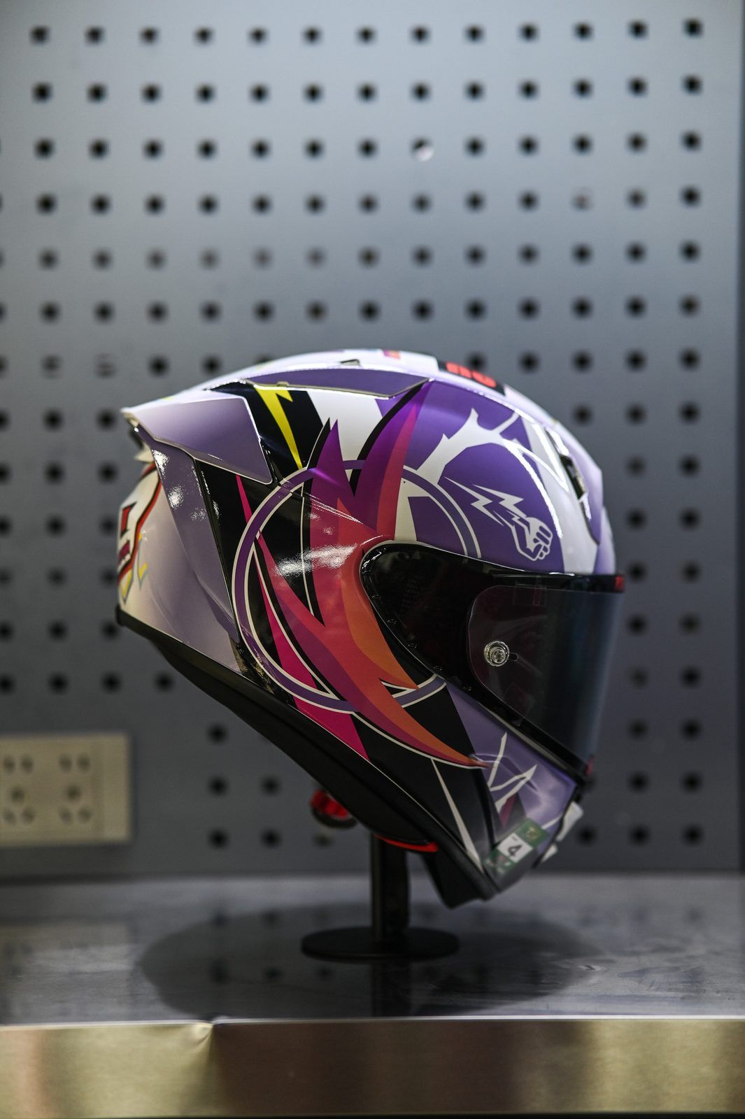 SHOEI X-Fifteen 機車美容完工與細節實拍 第 5 張（共 6 張）——捷匠淡水旗艦店施工實錄