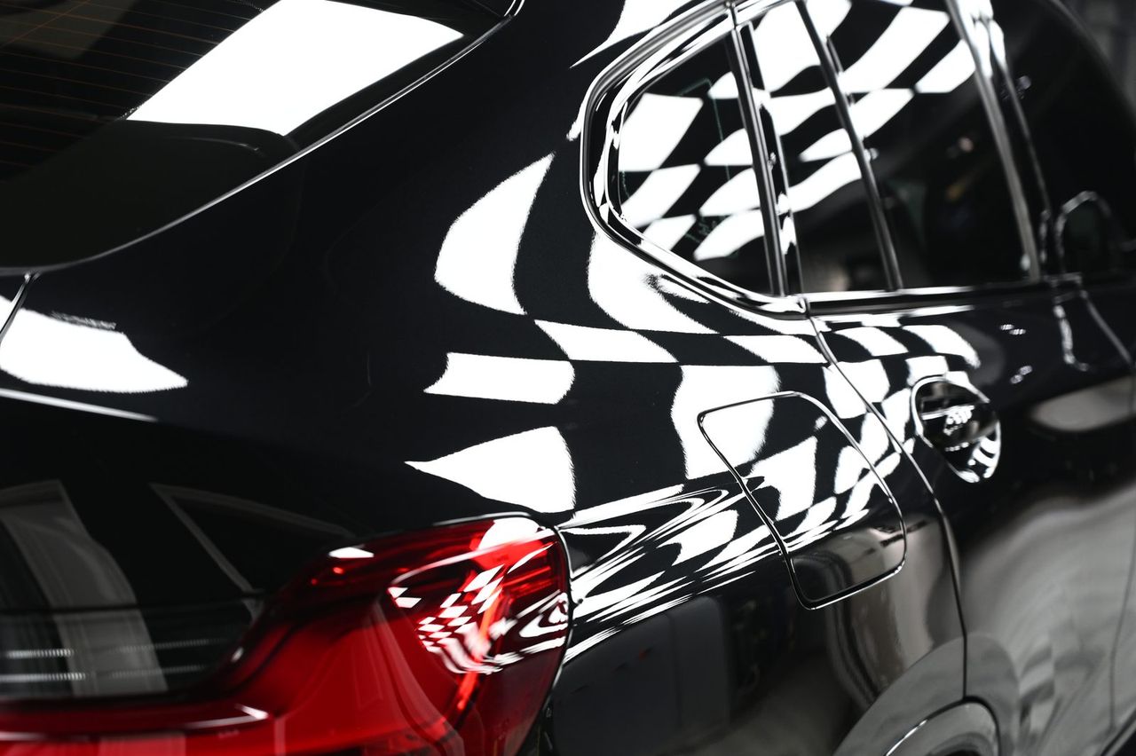 BMW X4 拋光與漆面修復完工與細節實拍 第 5 張（共 6 張）——捷匠淡水旗艦店施工實錄