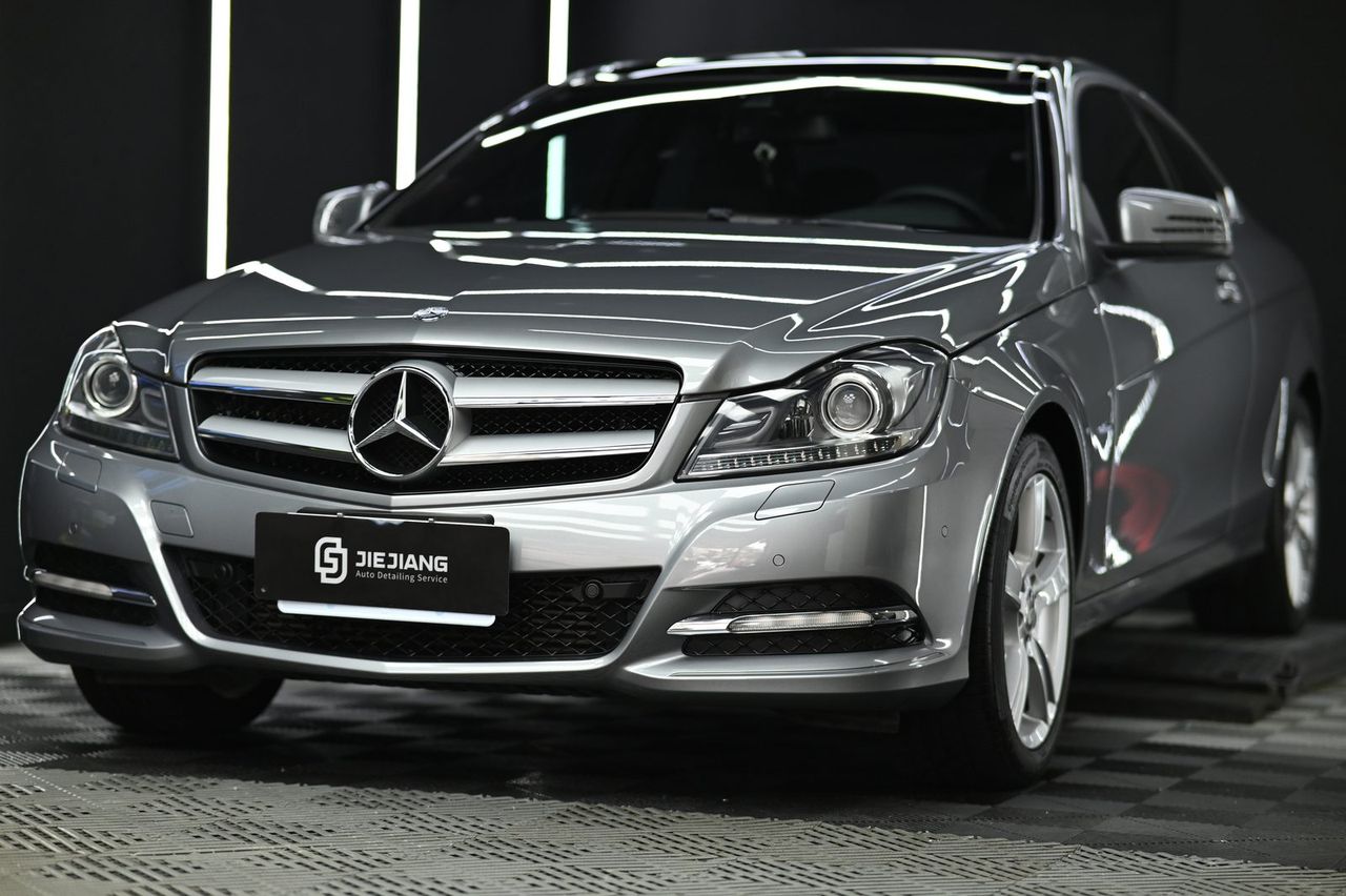 Mercedes-Benz C250 漆面鍍膜完工與細節實拍 第 6 張（共 6 張）——捷匠北投店施工實錄