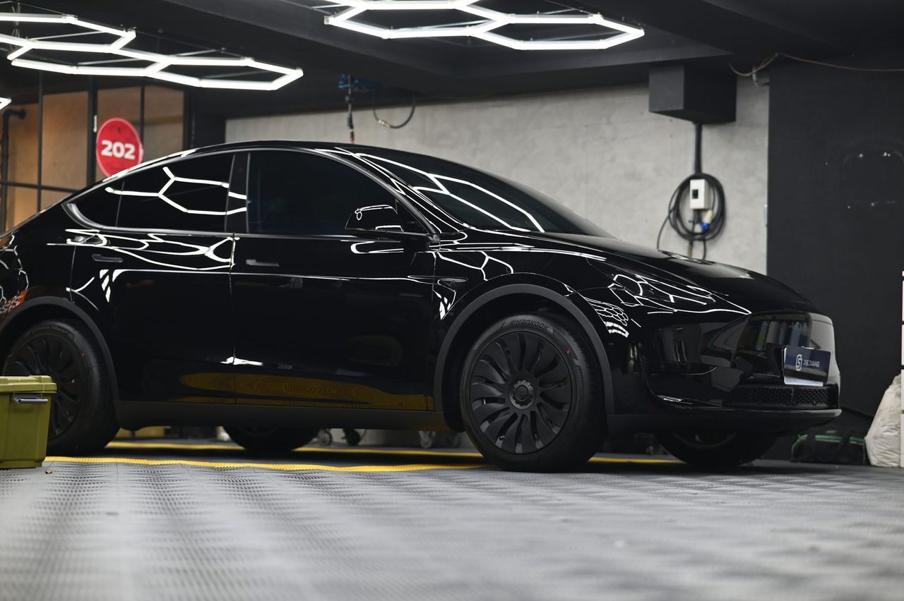 Tesla Model Y 全車犀牛皮完工與細節實拍 第 6 張（共 6 張）——捷匠淡水旗艦店施工實錄