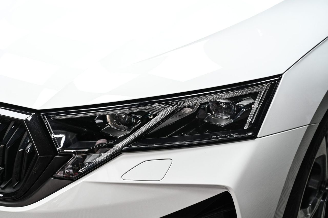 Skoda Octavia RS 漆面鍍膜完工與細節實拍 第 6 張（共 6 張）——捷匠北投店施工實錄