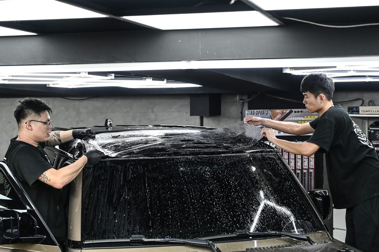 Land Rover Defender 全車犀牛皮完工與細節實拍 第 6 張（共 6 張）——捷匠淡水旗艦店施工實錄
