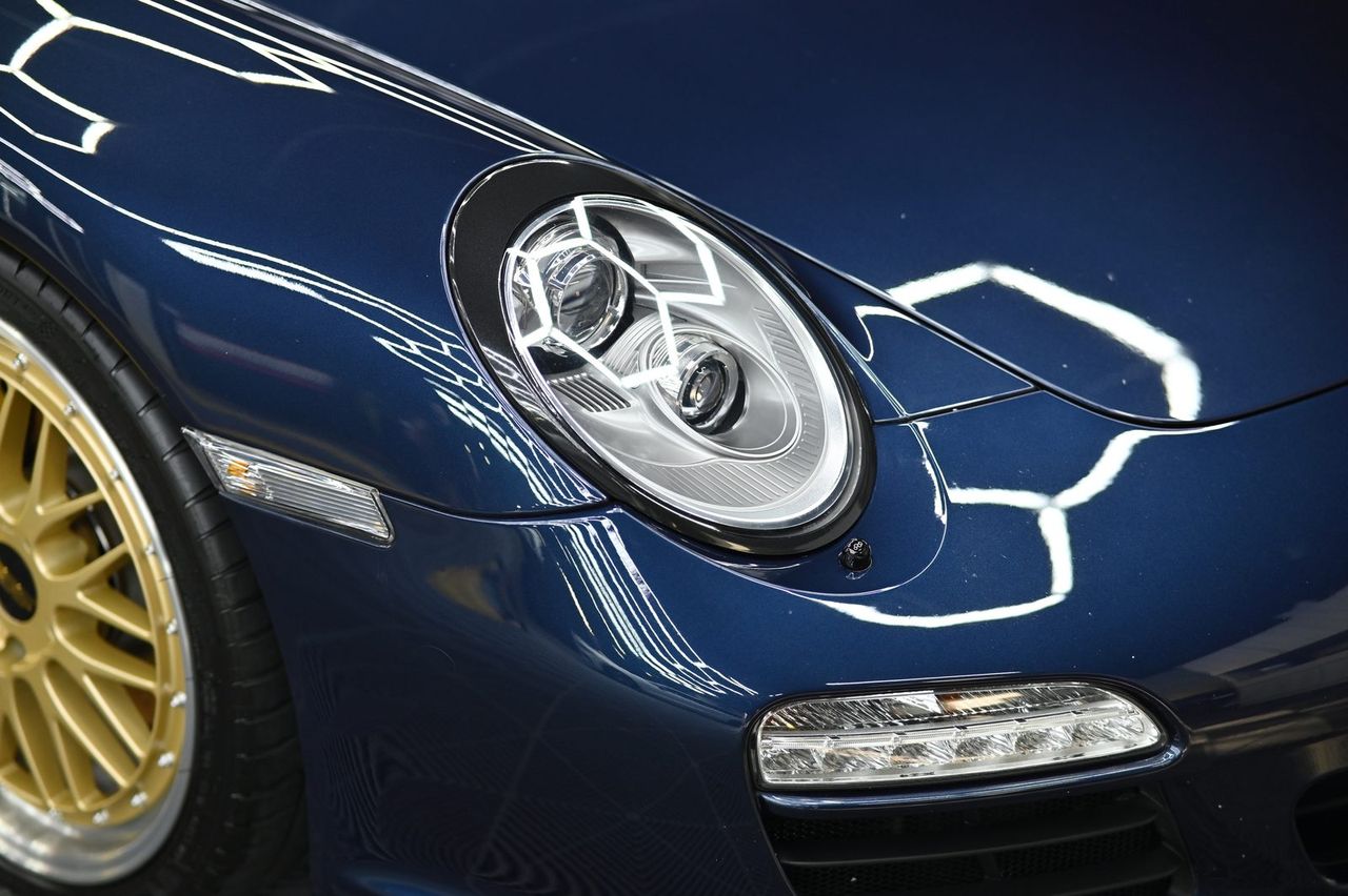 Porsche 911（997）漆面鍍膜完工與細節實拍 第 6 張（共 6 張）——捷匠淡水旗艦店施工實錄