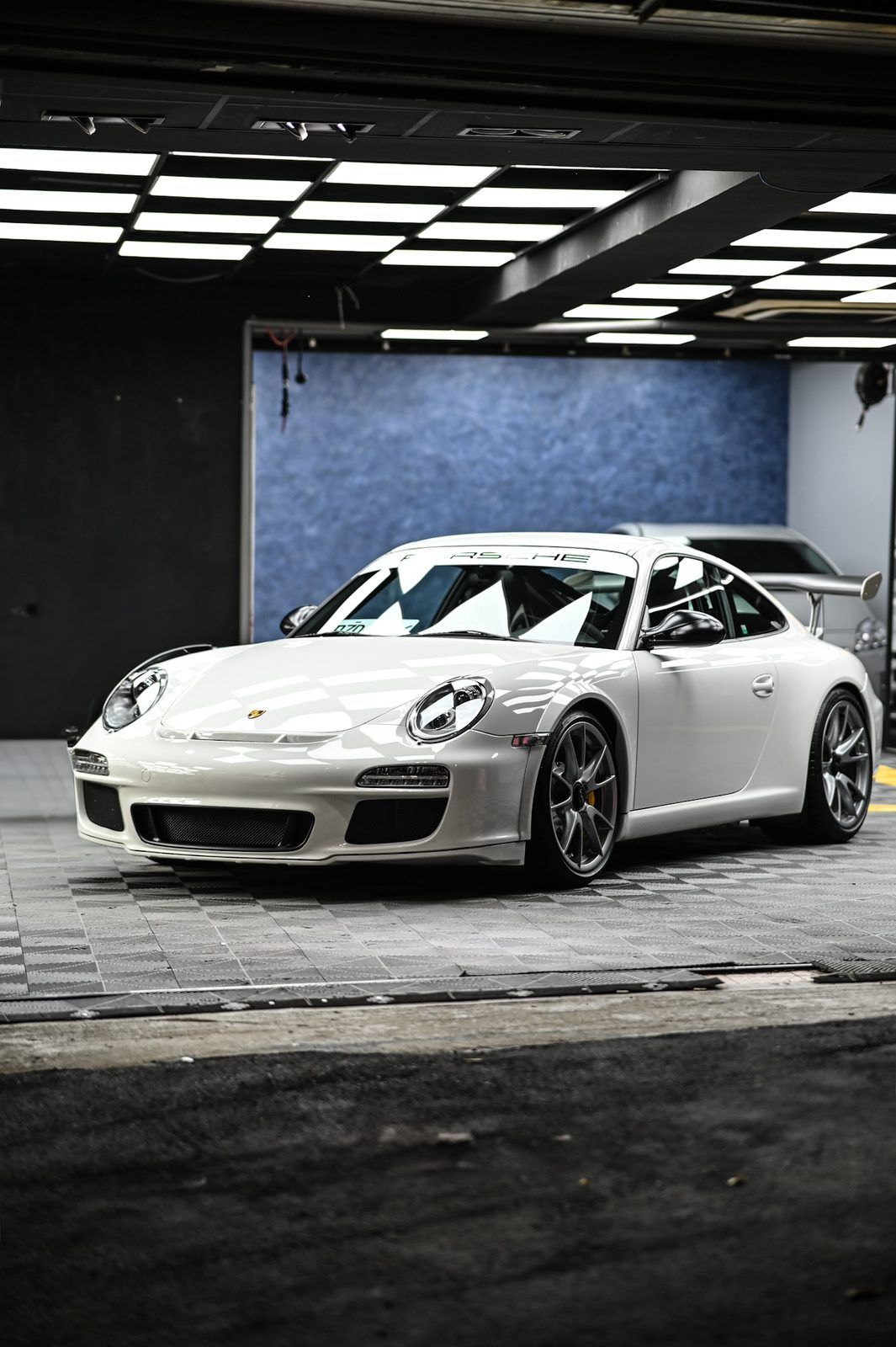 Porsche 911 GT3（997）漆面鍍膜與洗車打蠟完工與細節實拍 第 6 張（共 6 張）——捷匠淡水旗艦店施工實錄