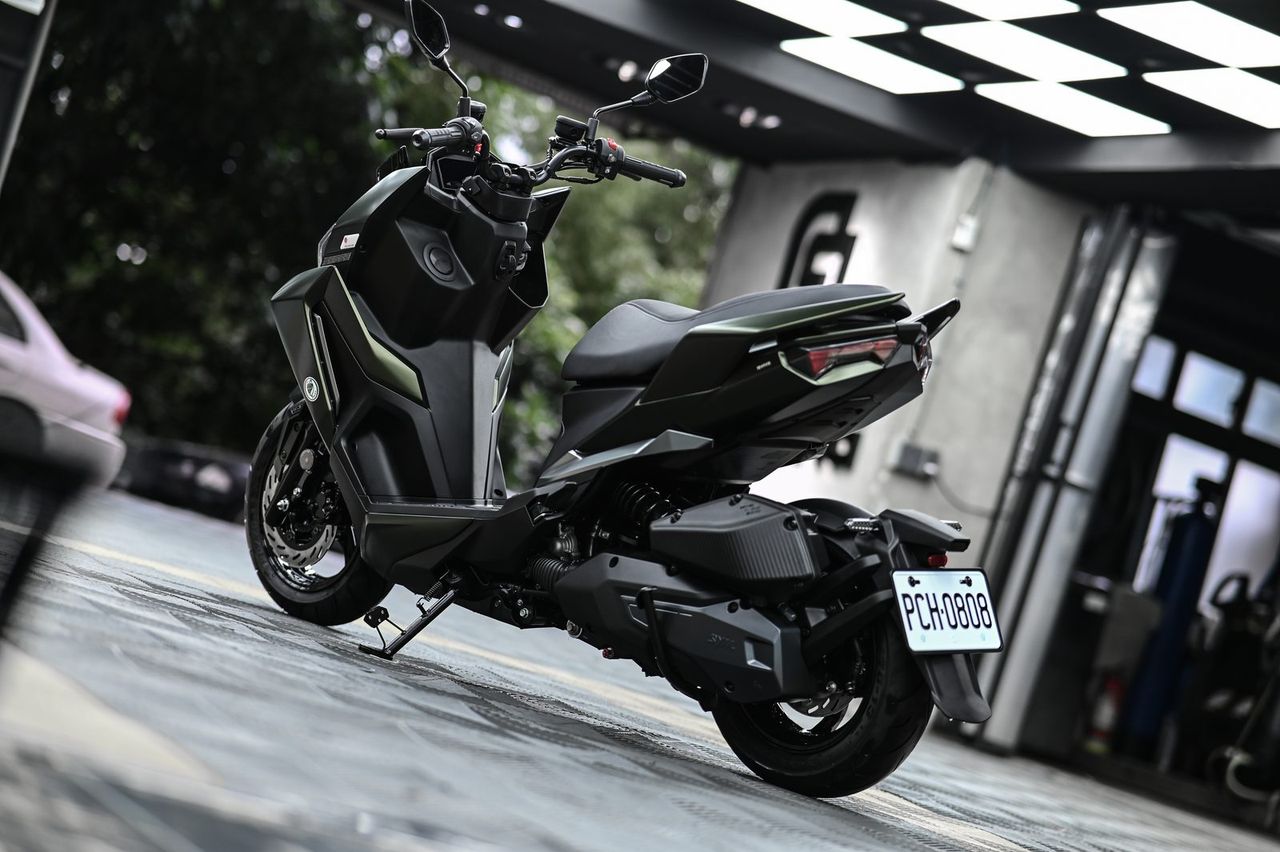 Vespa 機車美容（2025.01）完工與細節實拍 第 6 張（共 6 張）——捷匠淡水旗艦店施工實錄