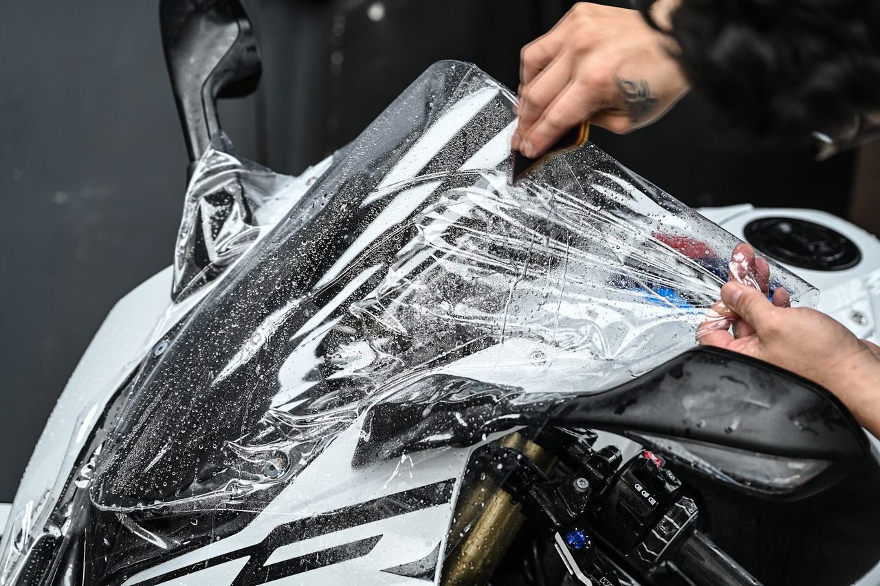 BMW S1000RR 機車美容與局部犀牛皮完工與細節實拍 第 6 張（共 6 張）——捷匠淡水旗艦店施工實錄