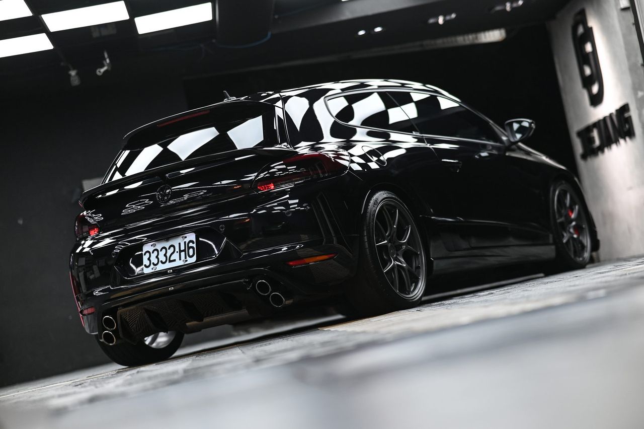 VW Scirocco 洗車打蠟完工與細節實拍 第 6 張（共 6 張）——捷匠淡水旗艦店施工實錄