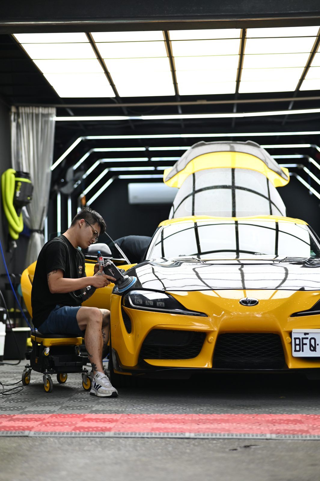 Toyota GR Supra 拋光與漆面修復完工與細節實拍 第 6 張（共 6 張）——捷匠北投店施工實錄