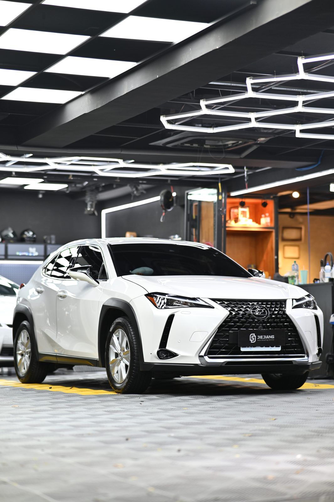Lexus 洗車打蠟完工與細節實拍 第 2 張（共 2 張）——捷匠淡水旗艦店施工實錄