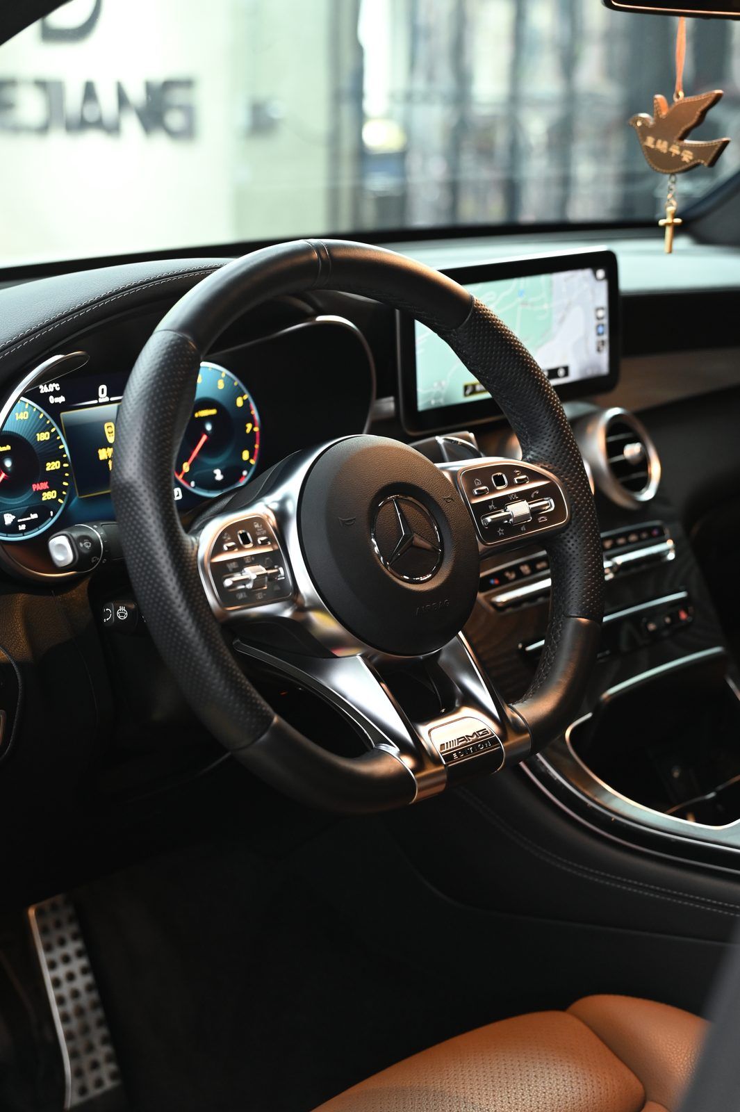 Benz GLC Coupe 漆面鍍膜完工與細節實拍 第 3 張（共 3 張）——捷匠淡水旗艦店施工實錄