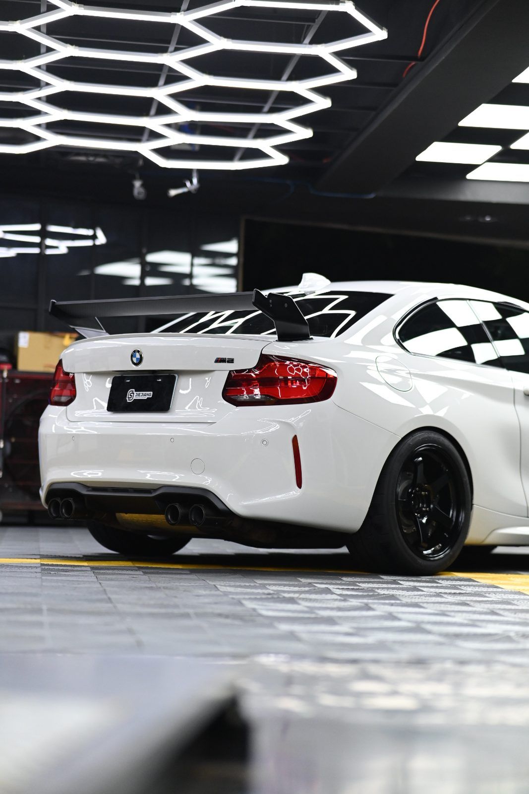 BMW M2 內裝美容完工與細節實拍 第 3 張（共 3 張）——捷匠淡水旗艦店施工實錄