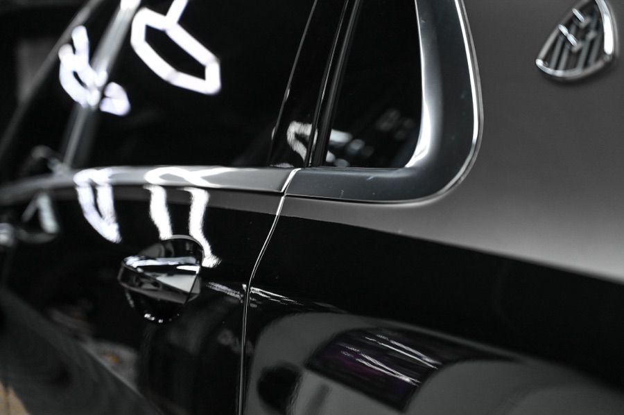Mercedes-Maybach 懸浮車頂改色——捷匠淡水店
