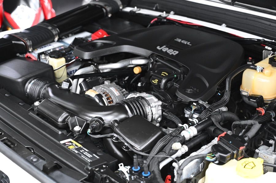 Jeep Wrangler 引擎室清洗完工——捷匠淡水店